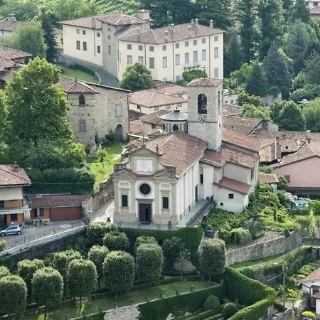 Holiday home Il Piazzolo, Un Angolo Di Storia Carobbio degli Angeli