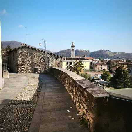 Il Piazzolo, Un Angolo Di Storia Carobbio degli Angeli