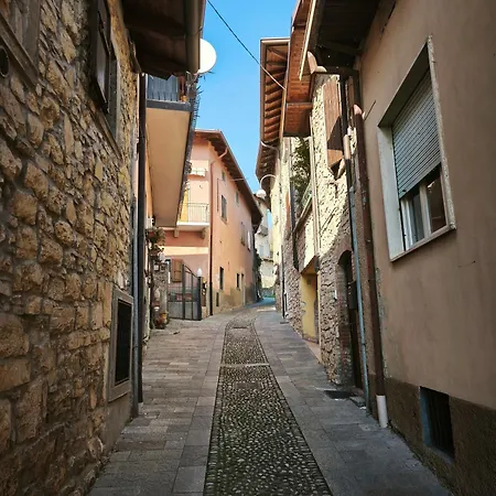 Il Piazzolo, Un Angolo Di Storia